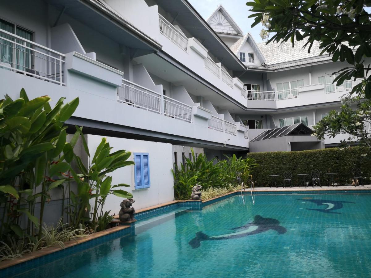 Baan Suksiri Hotel HHQ Extérieur photo