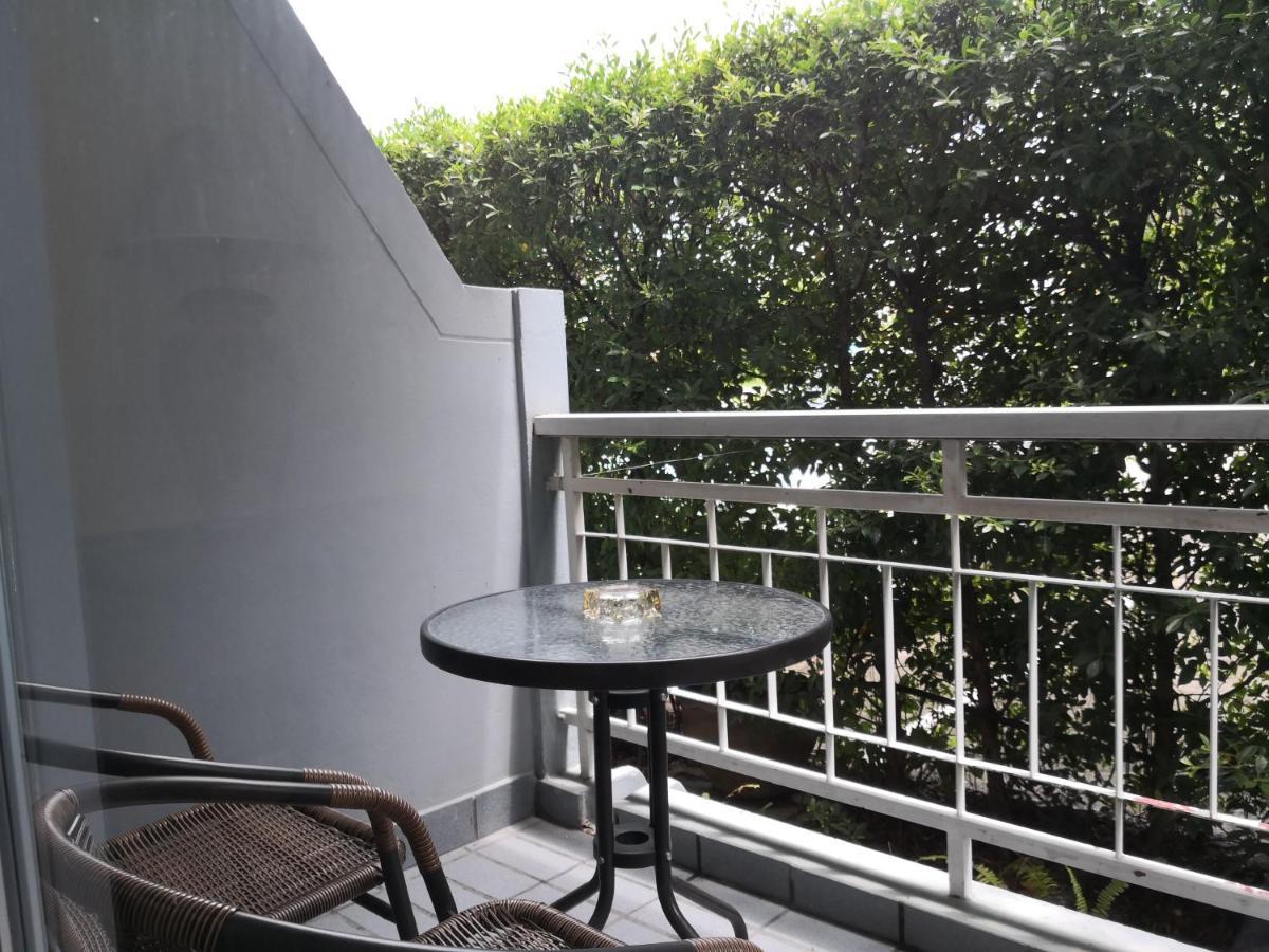 Baan Suksiri Hotel HHQ Extérieur photo