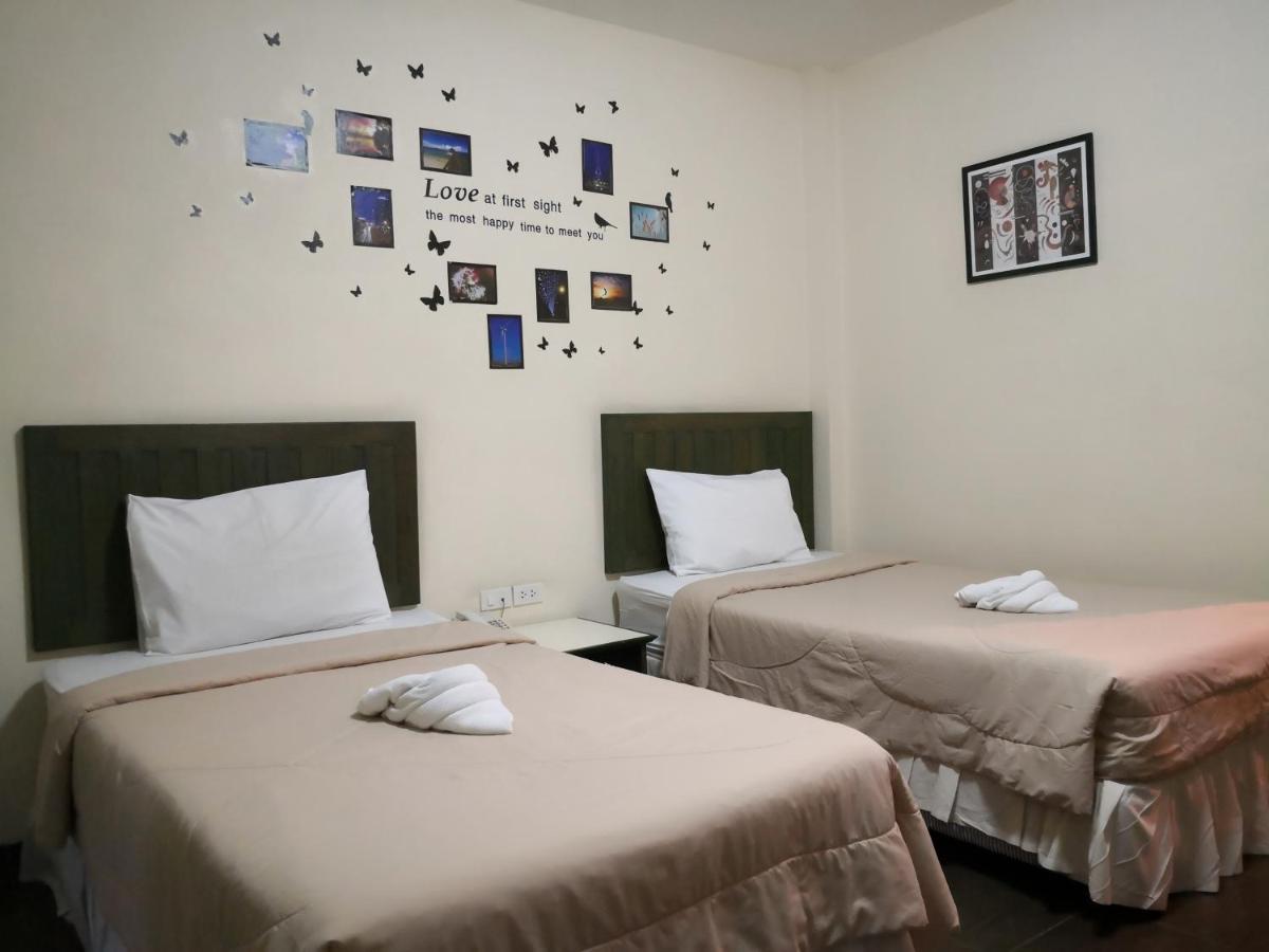 Baan Suksiri Hotel HHQ Extérieur photo