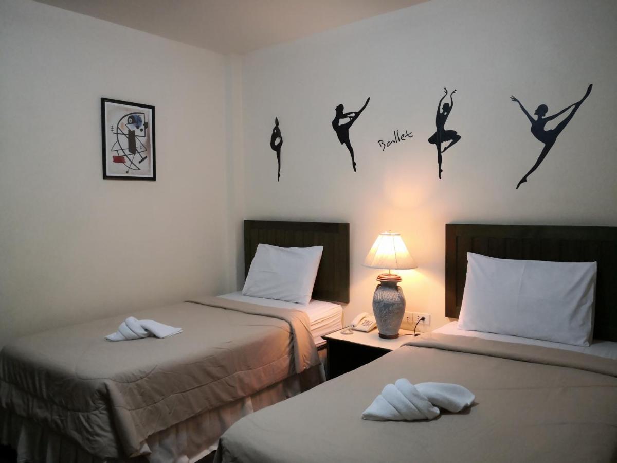 Baan Suksiri Hotel HHQ Extérieur photo