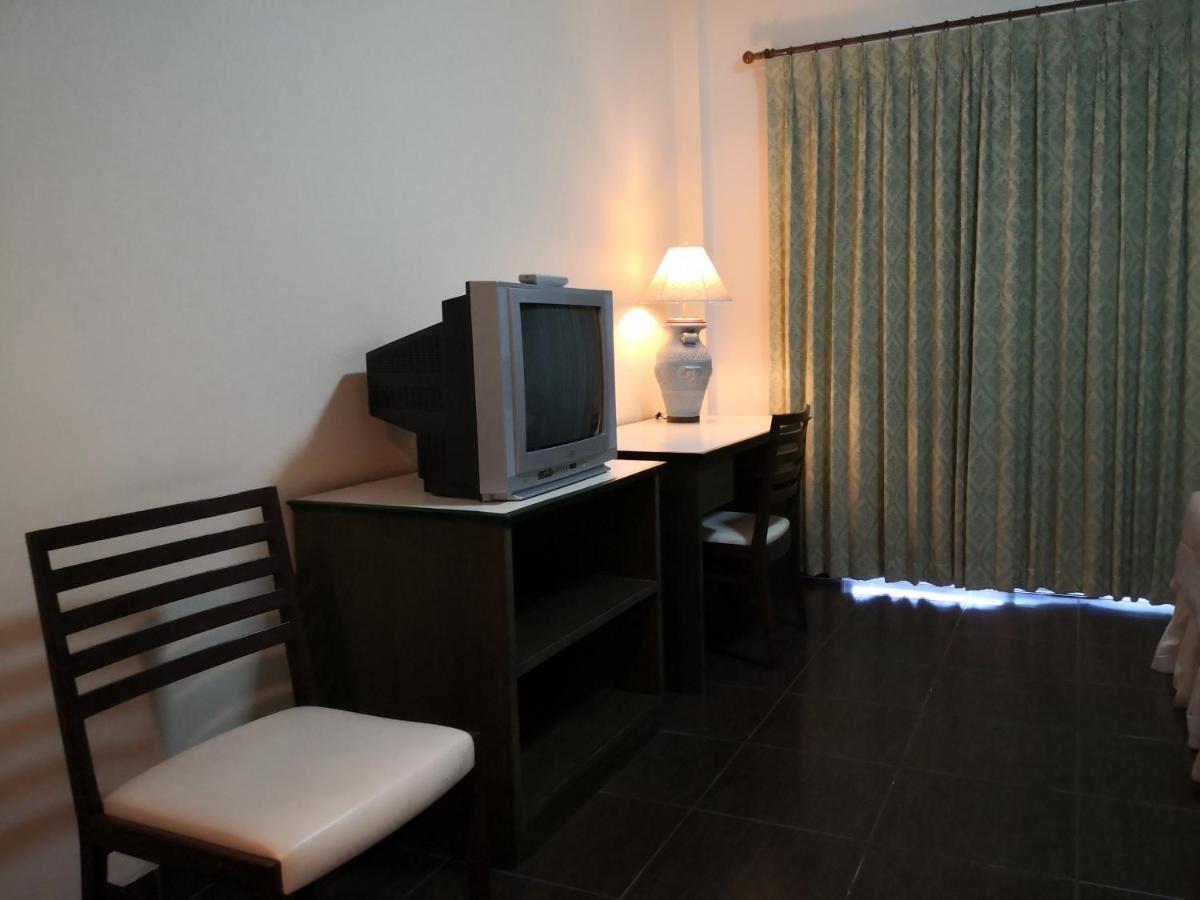 Baan Suksiri Hotel HHQ Extérieur photo