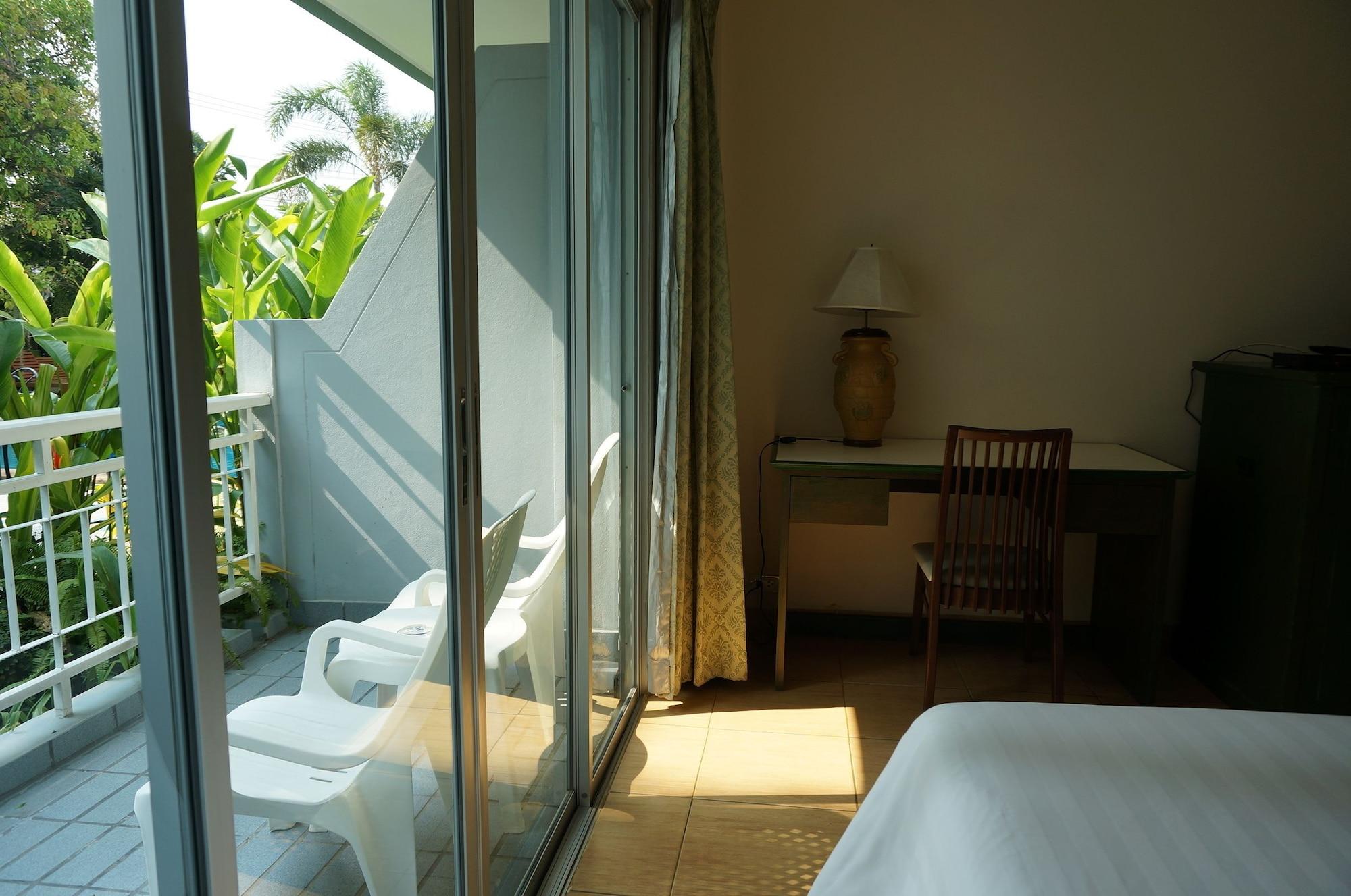Baan Suksiri Hotel HHQ Extérieur photo
