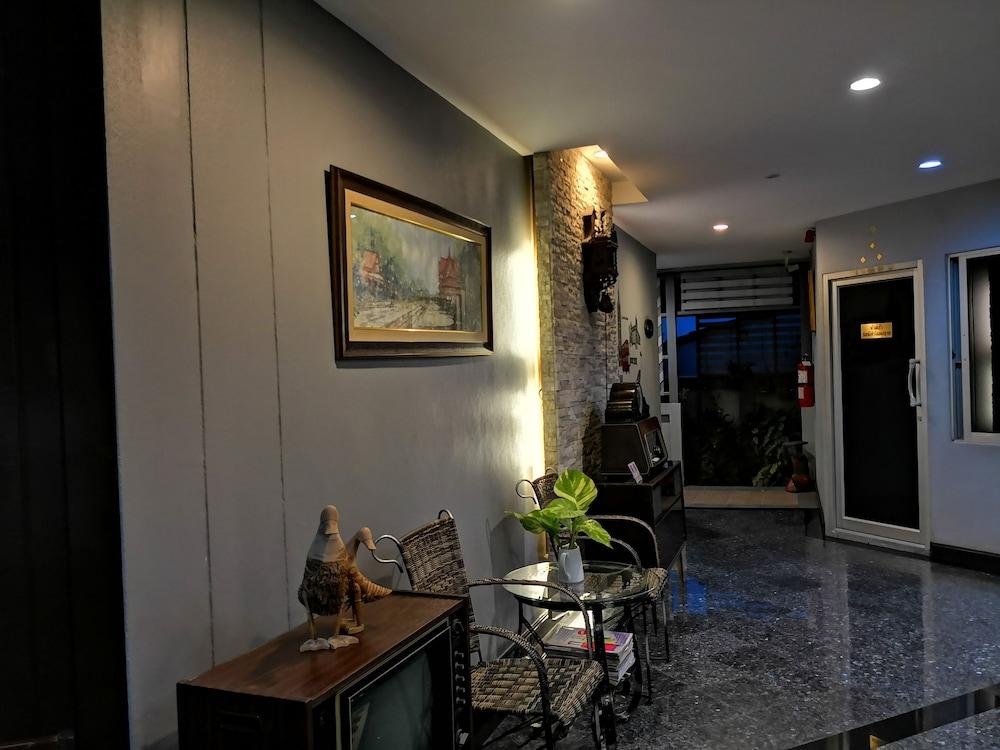 Baan Suksiri Hotel HHQ Extérieur photo