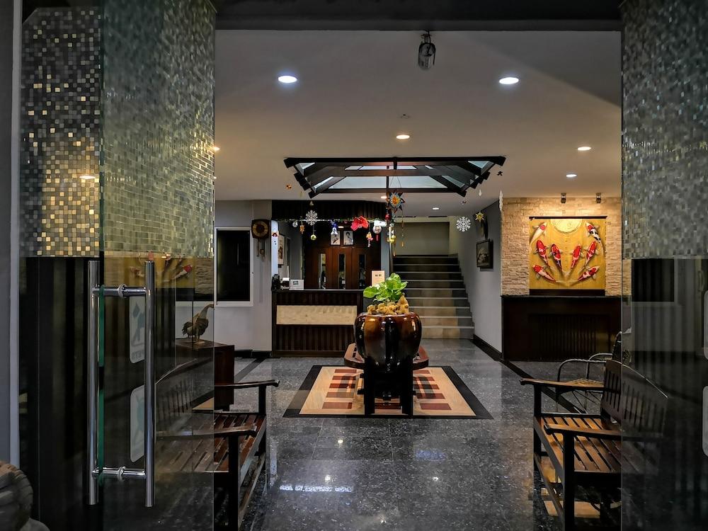 Baan Suksiri Hotel HHQ Extérieur photo