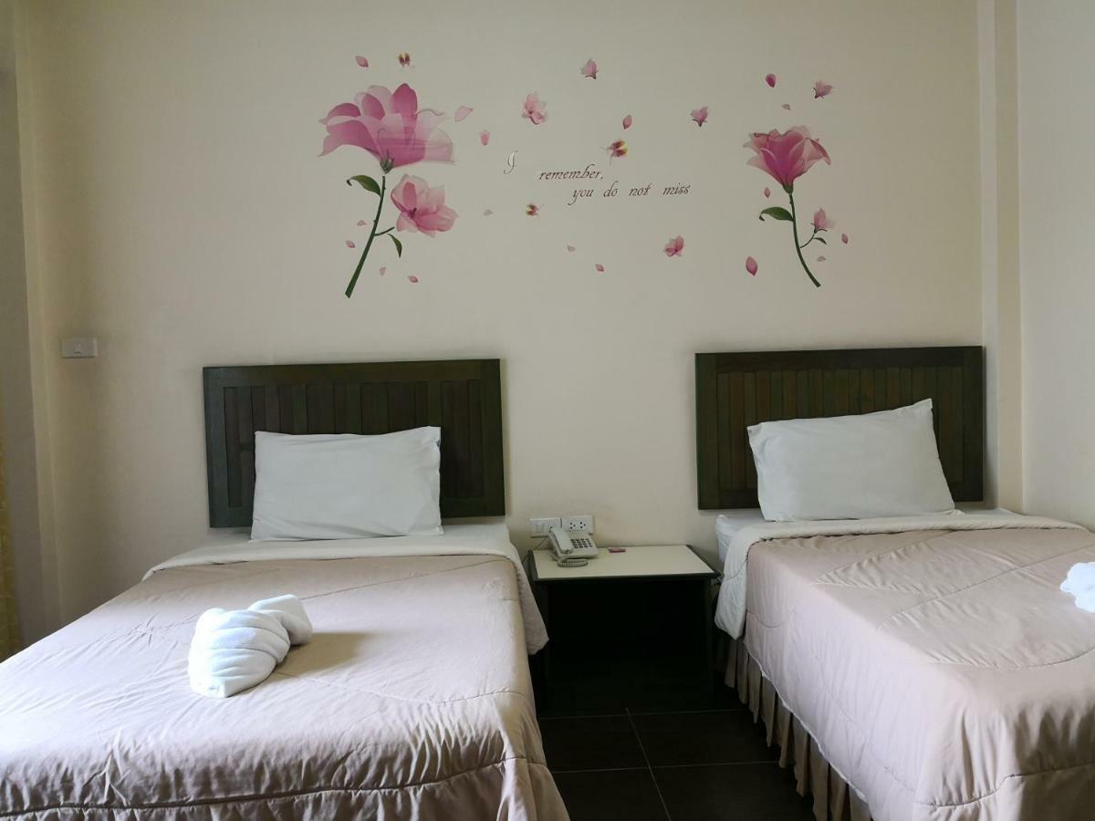Baan Suksiri Hotel HHQ Extérieur photo
