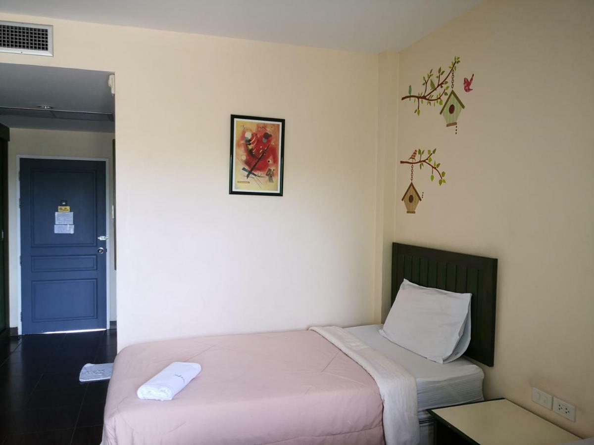 Baan Suksiri Hotel HHQ Extérieur photo